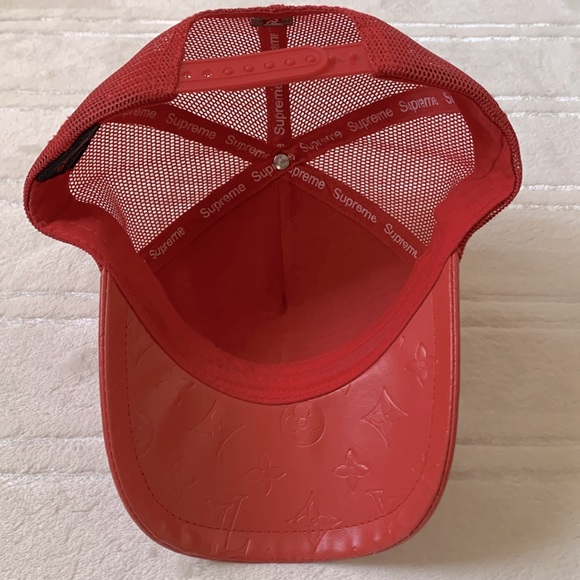 Supreme Red Baseball Cap Hat with adjustable back strap - Picture 5 of 6